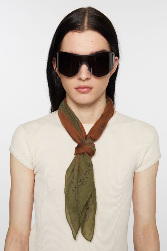 Acne Studios Leichter Wollschal mit Print Im Verkauf