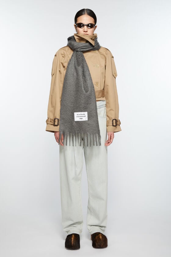 Acne Studios Fransen-Schal aus Alpaka Outlet