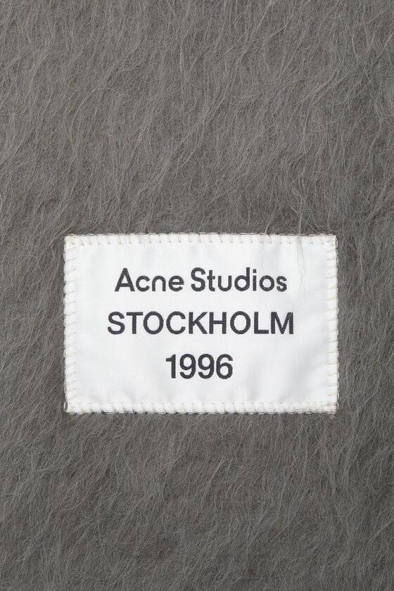 Acne Studios Fransen-Schal aus Alpaka Outlet