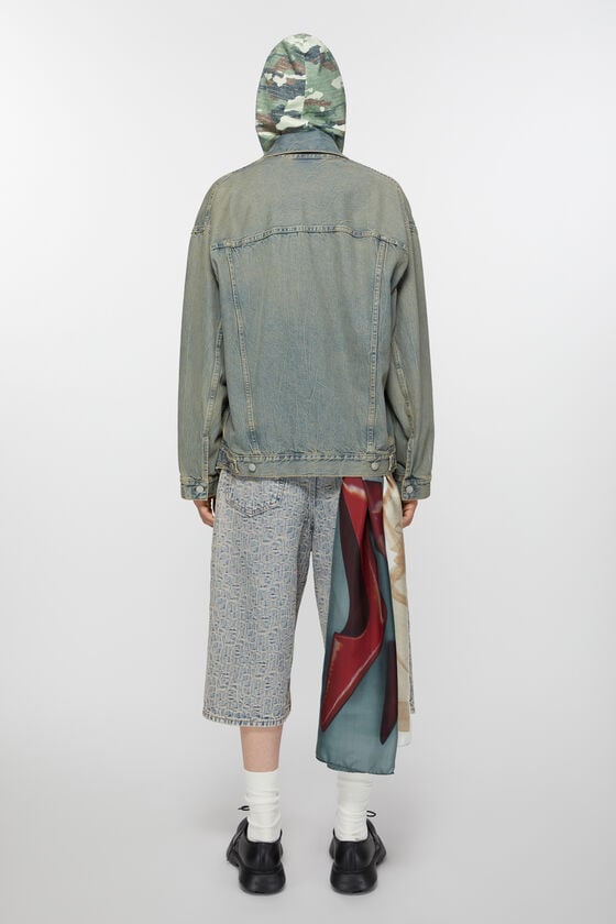 Acne Studios Seidenschal mit Print von Katerina Jebb Laufsteg-Show Verkauf