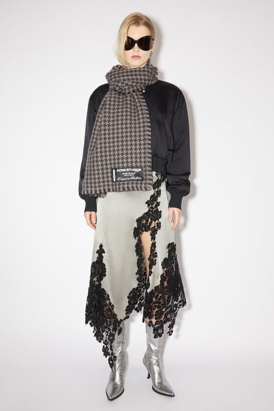 Acne Studios Wollschal mit Hahnentrittmuster Angebote