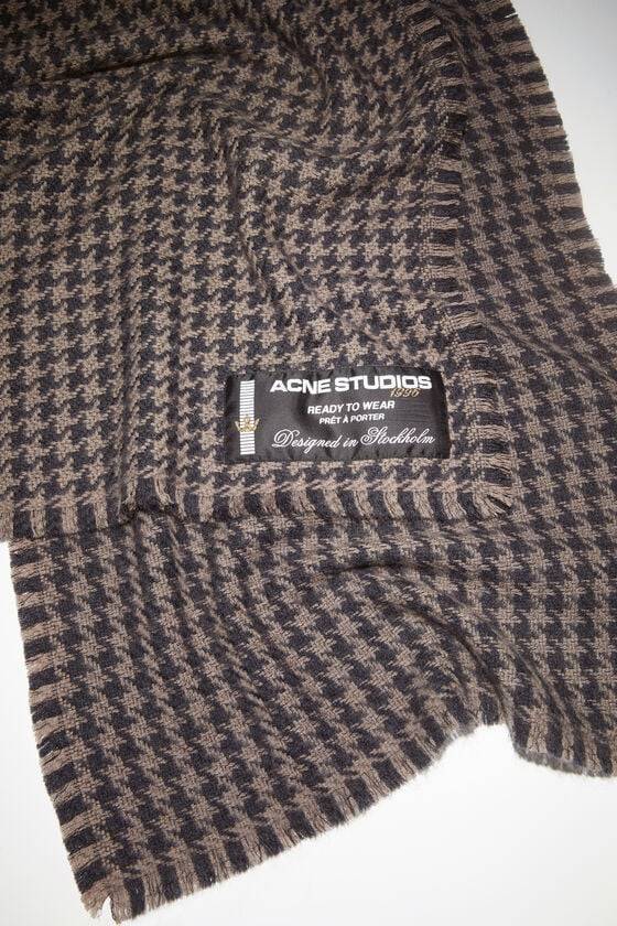 Acne Studios Wollschal mit Hahnentrittmuster Angebote