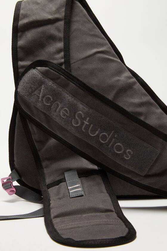 Acne Studios Sling-Rucksack im Angebot