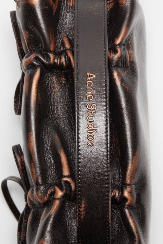 Acne Studios Tasche mit mehreren Taschen Runway Show Black Friday