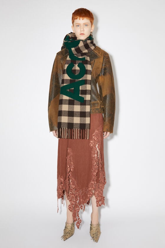 Acne Studios Karierter Logo-Schal Osterangebot