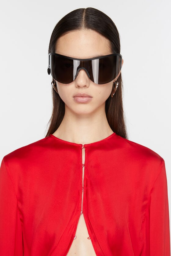 Acne Studios Herzförmige Creolen Heißer Verkauf