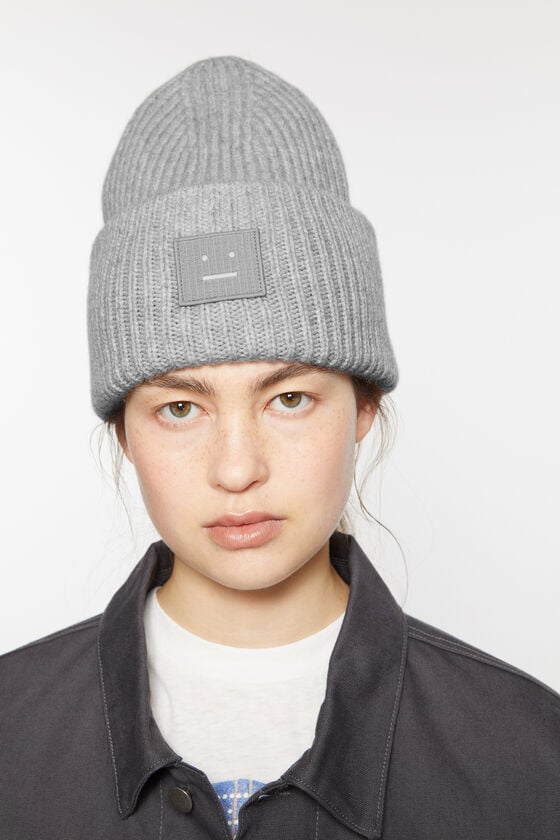Acne Studios Mütze mit großem Face-Logo Exklusive Angebote