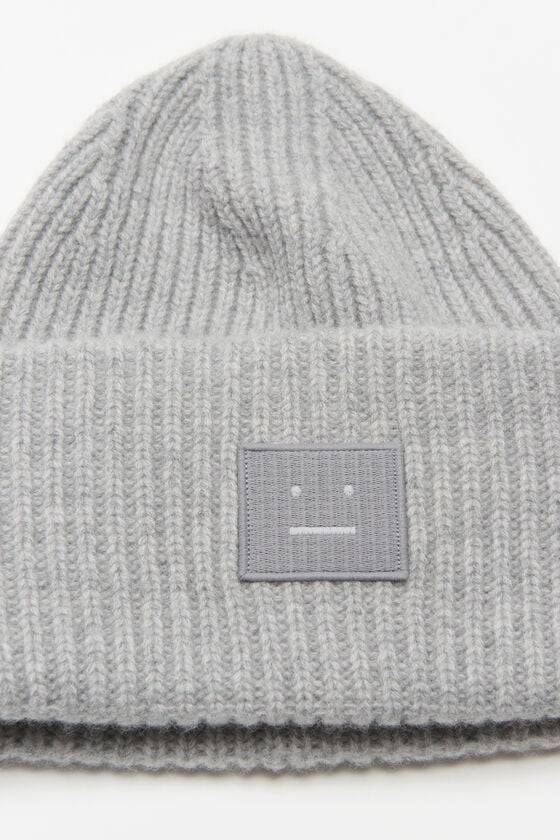 Acne Studios Mütze mit großem Face-Logo Exklusive Angebote