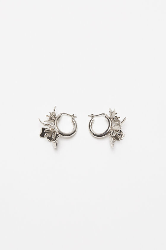 Acne Studios Blumen-Creolen Tiefpreis