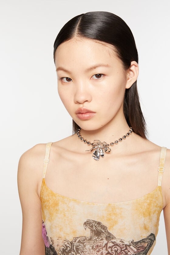 Acne Studios Blumen-Halskette Wochenangebot