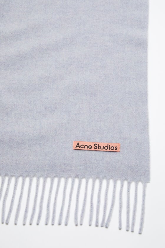 Acne Studios Oversized-Wollschal mit Fransen Vierteljährliche Förderung