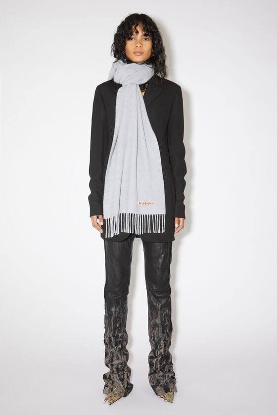 Acne Studios Schmaler Fransen-Schal aus Wolle Bis zu 55% Rabatt