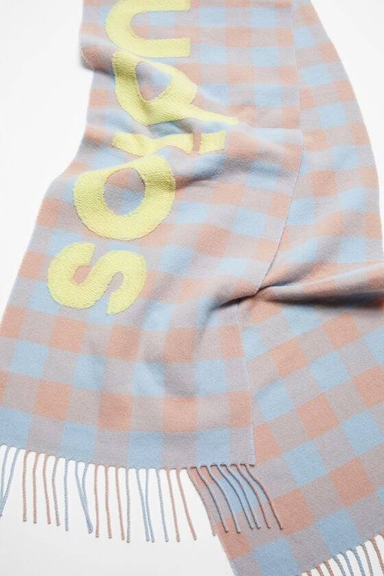 Acne Studios Karierter Schal mit Logo 50% Rabatt mit kostenlosem Versand