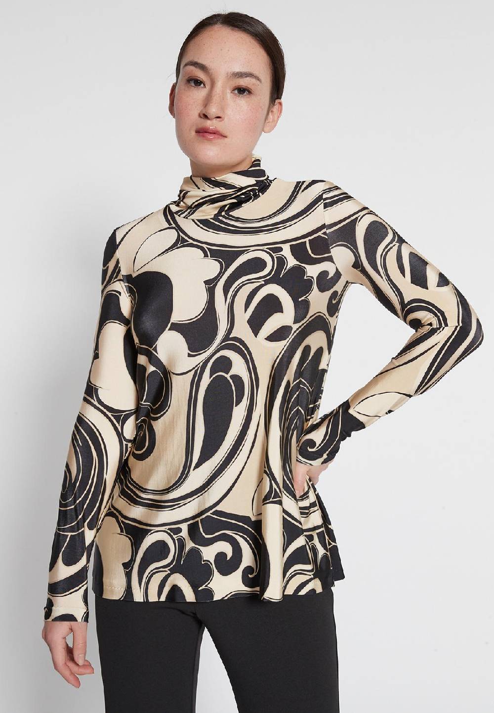 Ana Alcazar Rollkragentop Hiccme Online