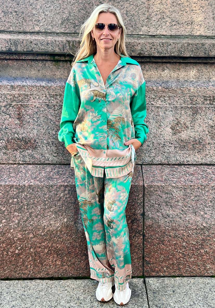 Miss Goodlife Blouse Tiger in the jungle – green Riesige Ersparnisse