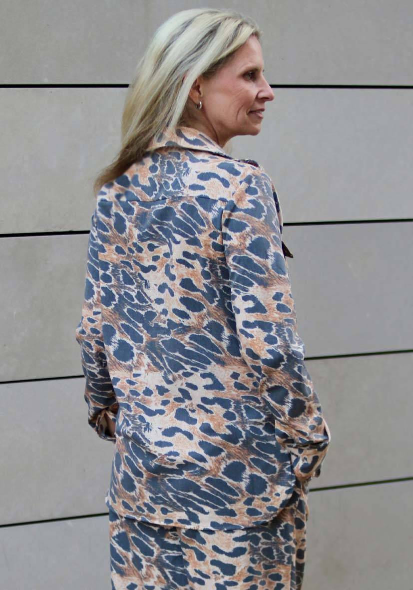 Miss Goodlife Bluse Fancy Leo – blurred brown Kostenlose Rückgabe