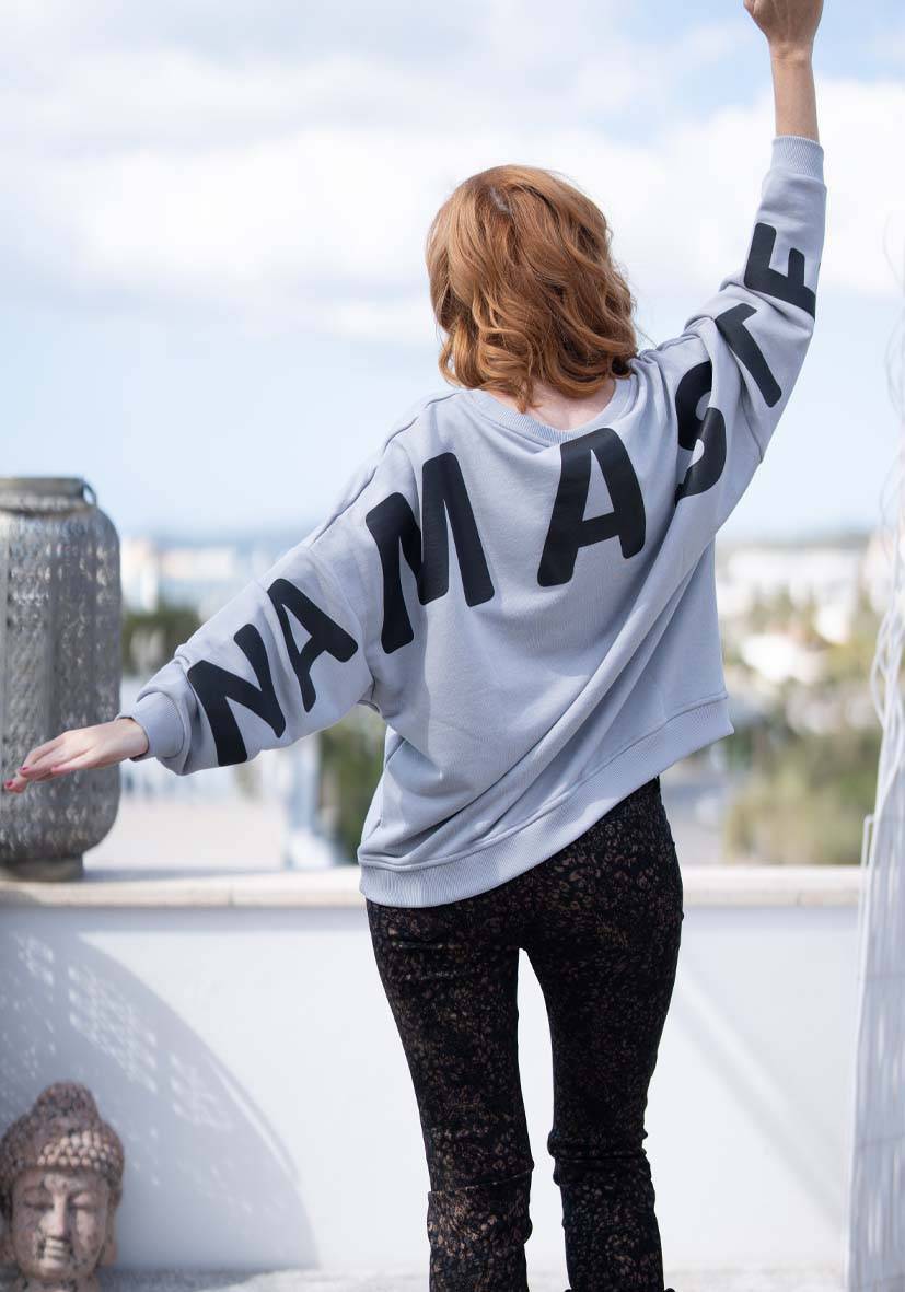 Miss Goodlife Roundneck Double Namasté – grey Exklusivangebot