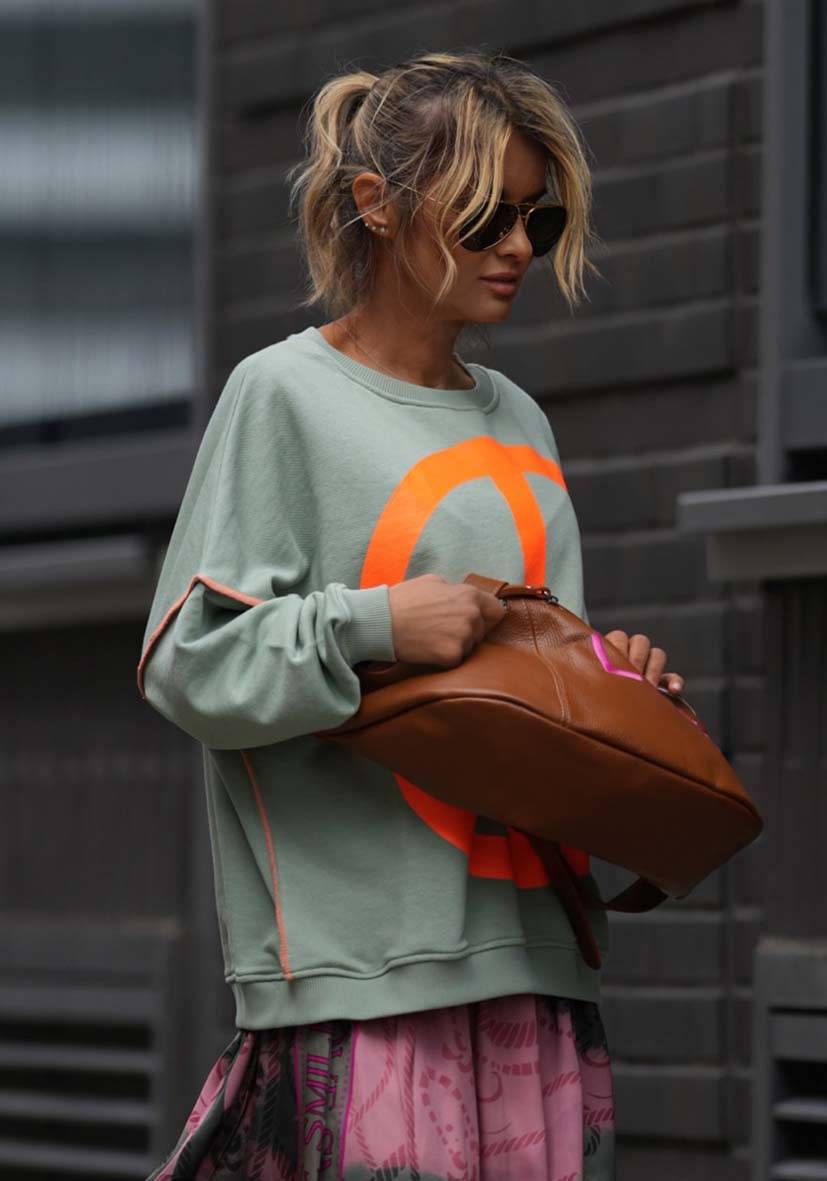 Miss Goodlife Roundneck Peace – almond Weihnachtsangebot