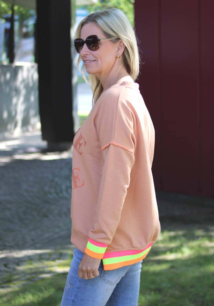 Miss Goodlife V-Neck Crème de la Crème Strass – puder Online Outlet