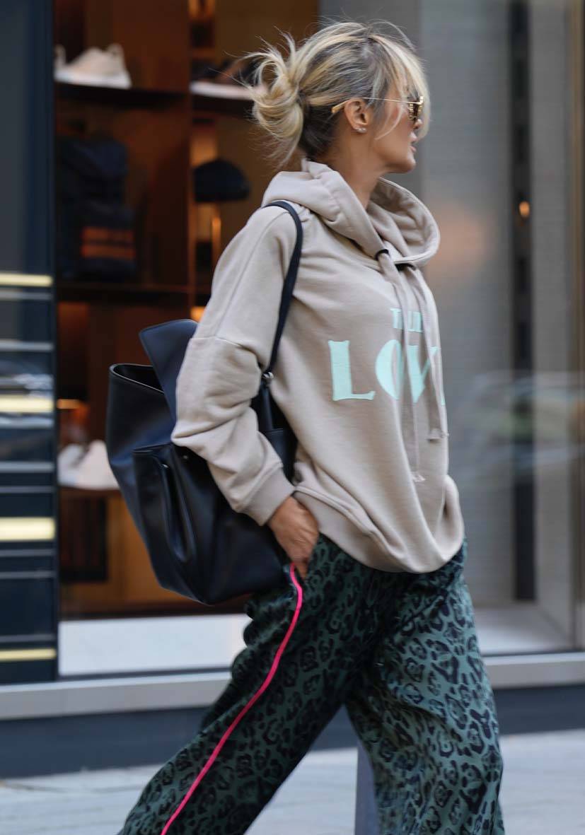 Miss Goodlife Hoodie True Love – sand Bestseller
