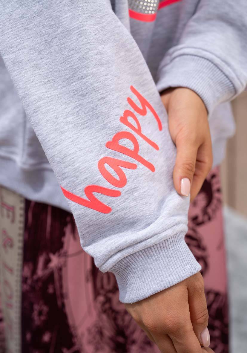Miss Goodlife Roundneck Happy Heartface Strass – lightgrey JETZT KAUFEN