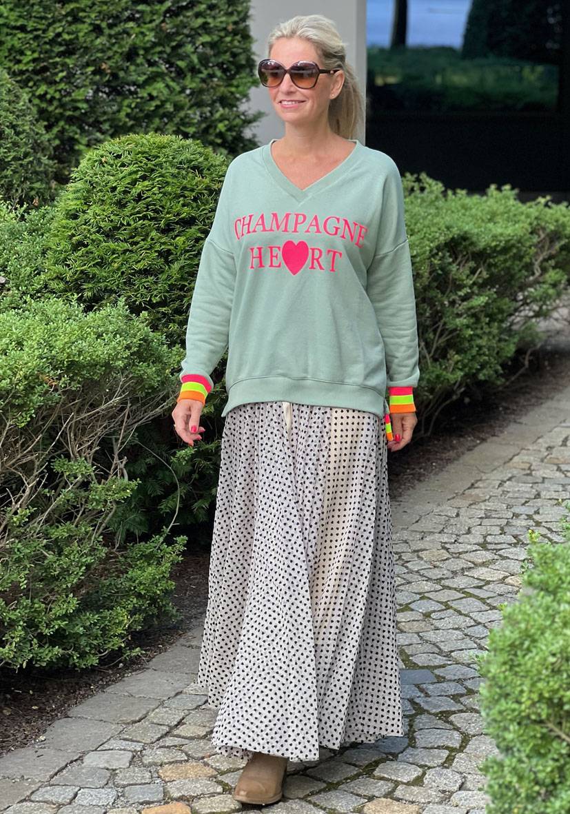 Miss Goodlife V-Neck Champagne Heart – almond Nur noch ein Tag übrig