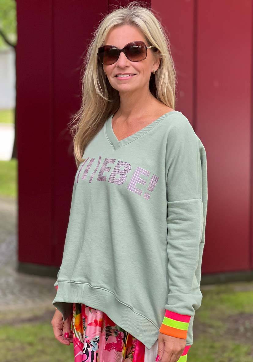 Miss Goodlife V-Neck L(i)ebe Strass – almond Kostenloser Versand