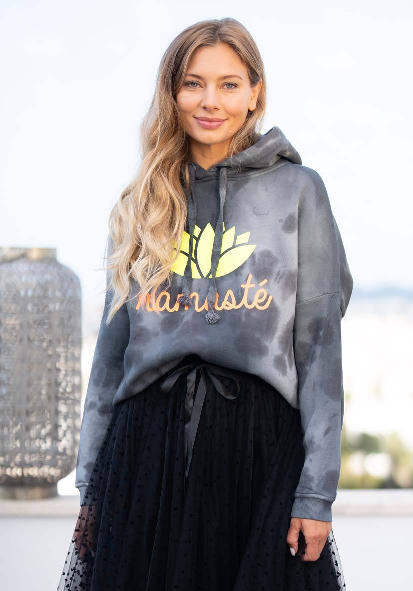 Miss Goodlife Hoodie Namasté Batik! – anthracite Versandkostenfrei