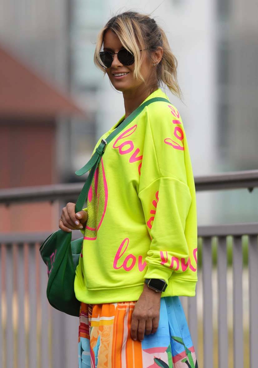 Miss Goodlife Roundneck Love Heartface Strass – neonyellow Exklusivangebot