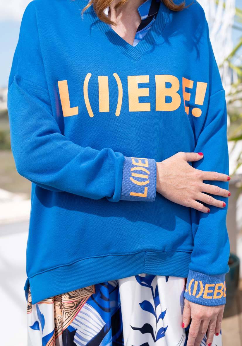 Miss Goodlife V-Neck L(i)ebe – blue Nur noch ein Tag übrig