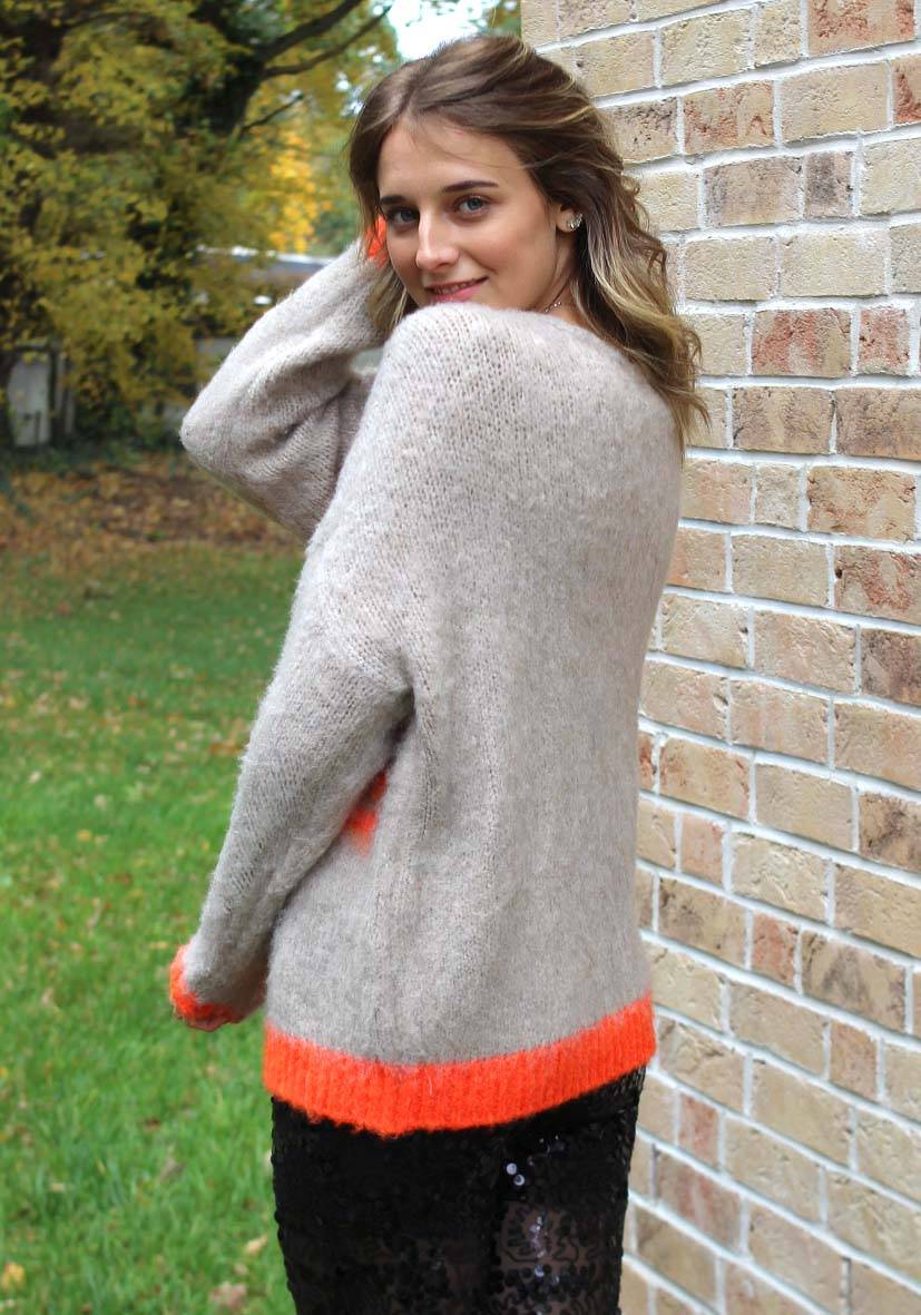 Miss Goodlife Pullover Smile Bestseller