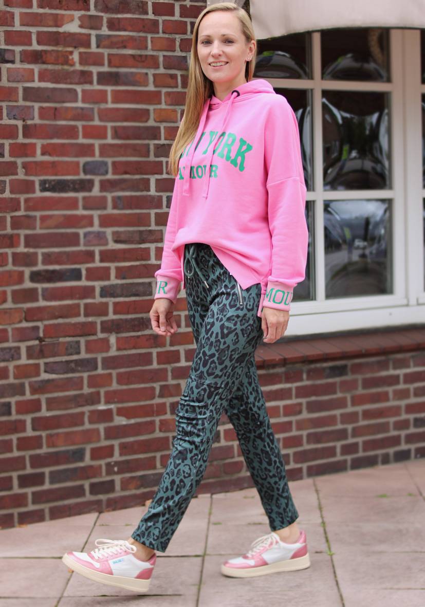 Miss Goodlife Jog-Pants Fancy Leo – green Top Angebot