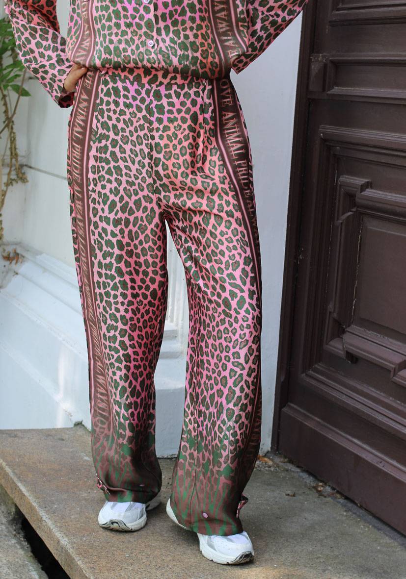 Miss Goodlife Pants Always love Leo Räumungsverkauf
