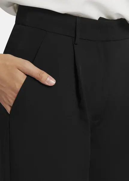 Nicowa Wide Leg Twill Pants - VINIWIA in BLACKarticle number NC9A24003019E-002 Top Angebot