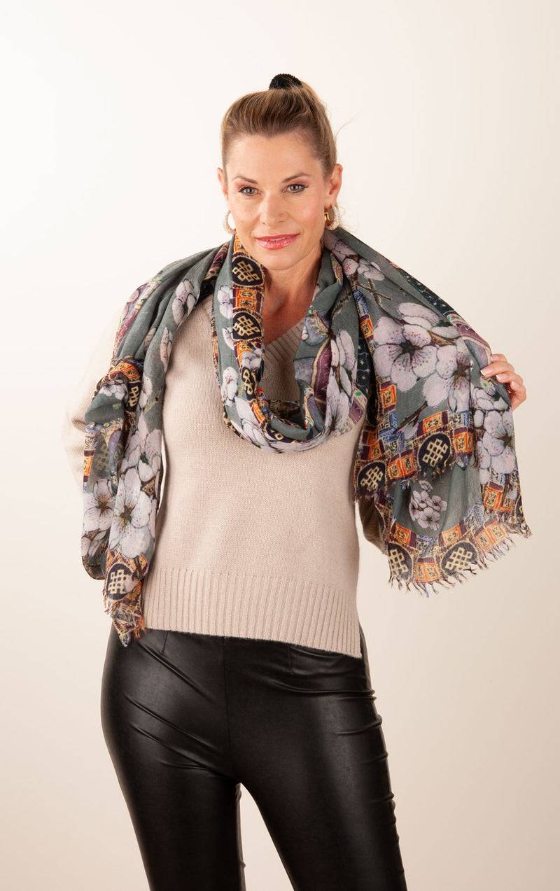 Simone Bruns Schal „Blumen & Elefanten“ Grau | Multicolor Kostenloser Versand