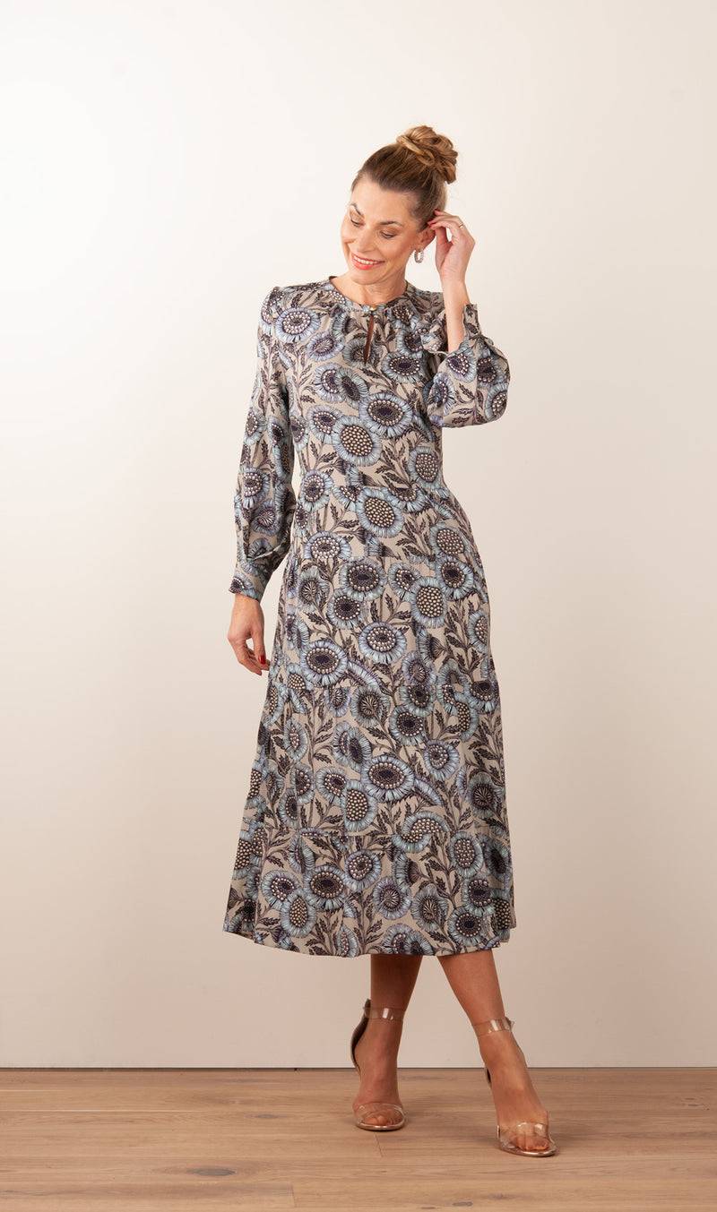fleur Kleid „Blumen“ Taupe | Multicolor Osterangebot