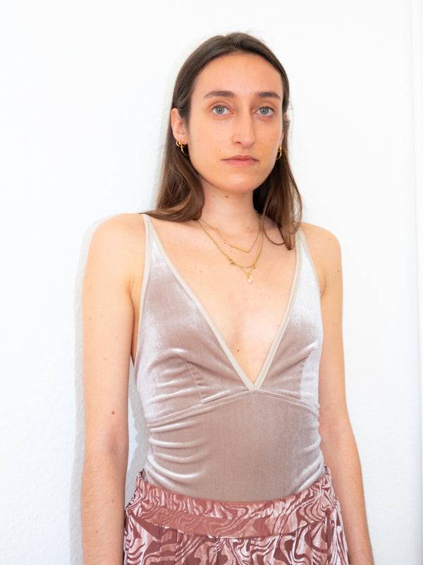 Simone Wild Velvet Body Babe Heißer Verkauf