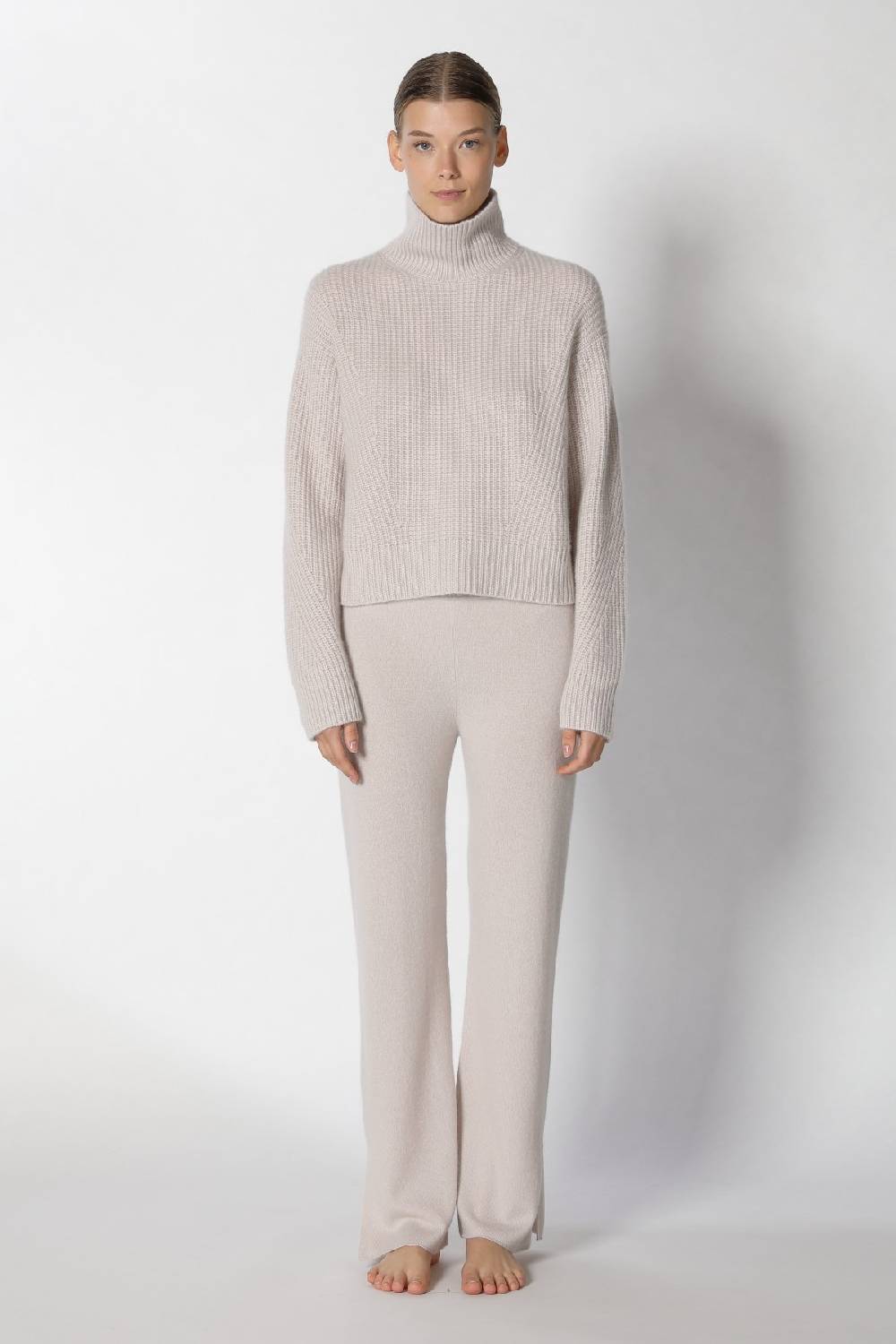 Sminfinity pure icon rib turtle + pure slitted pants Outlet