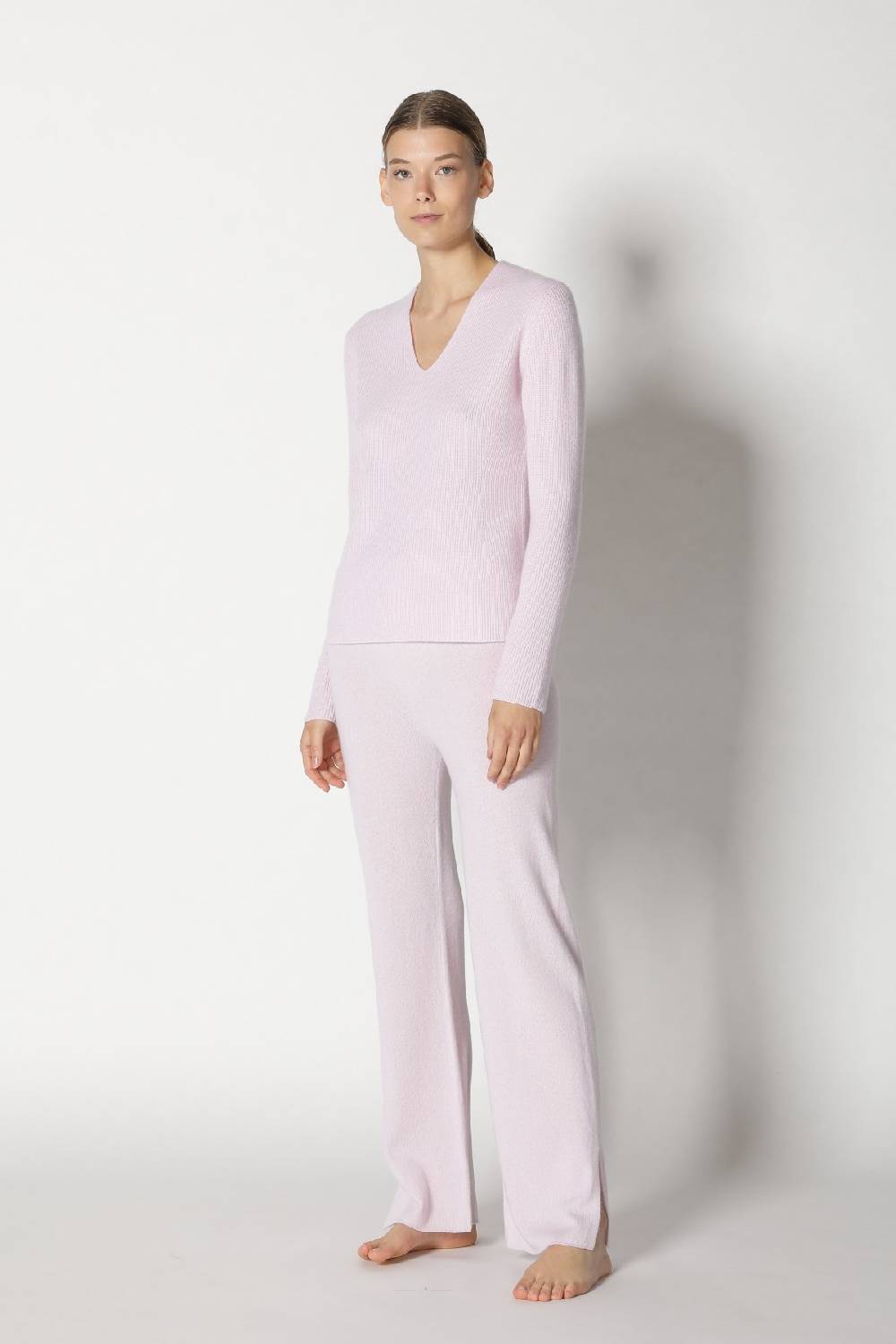 Sminfinity pure fitted V neck + pure slitted pants Fabrikverkauf