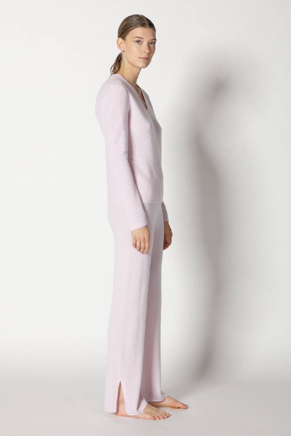 Sminfinity pure fitted V neck + pure slitted pants Fabrikverkauf