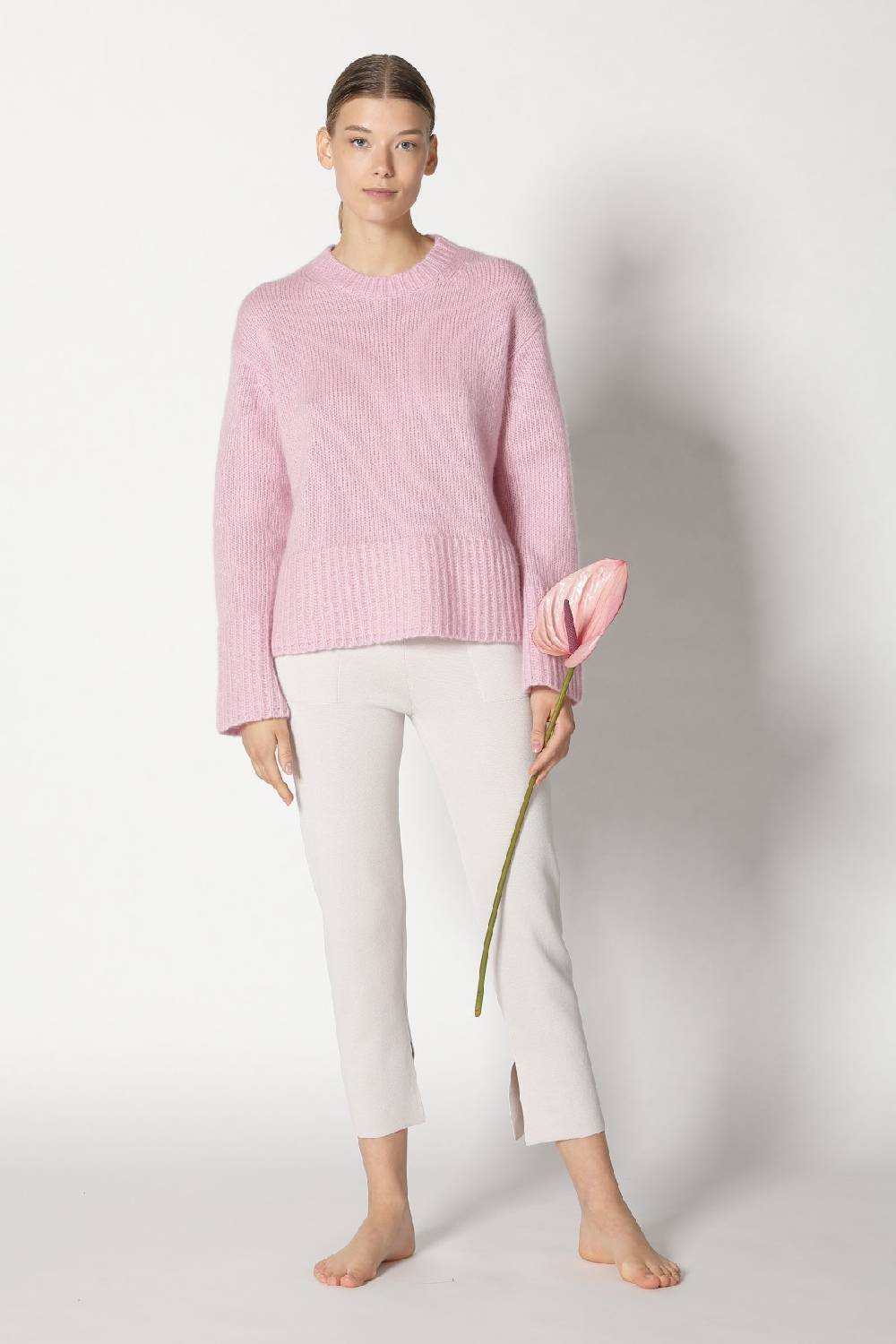 Sminfinity fluffy crew jumper + silky cropped pants Rabatt