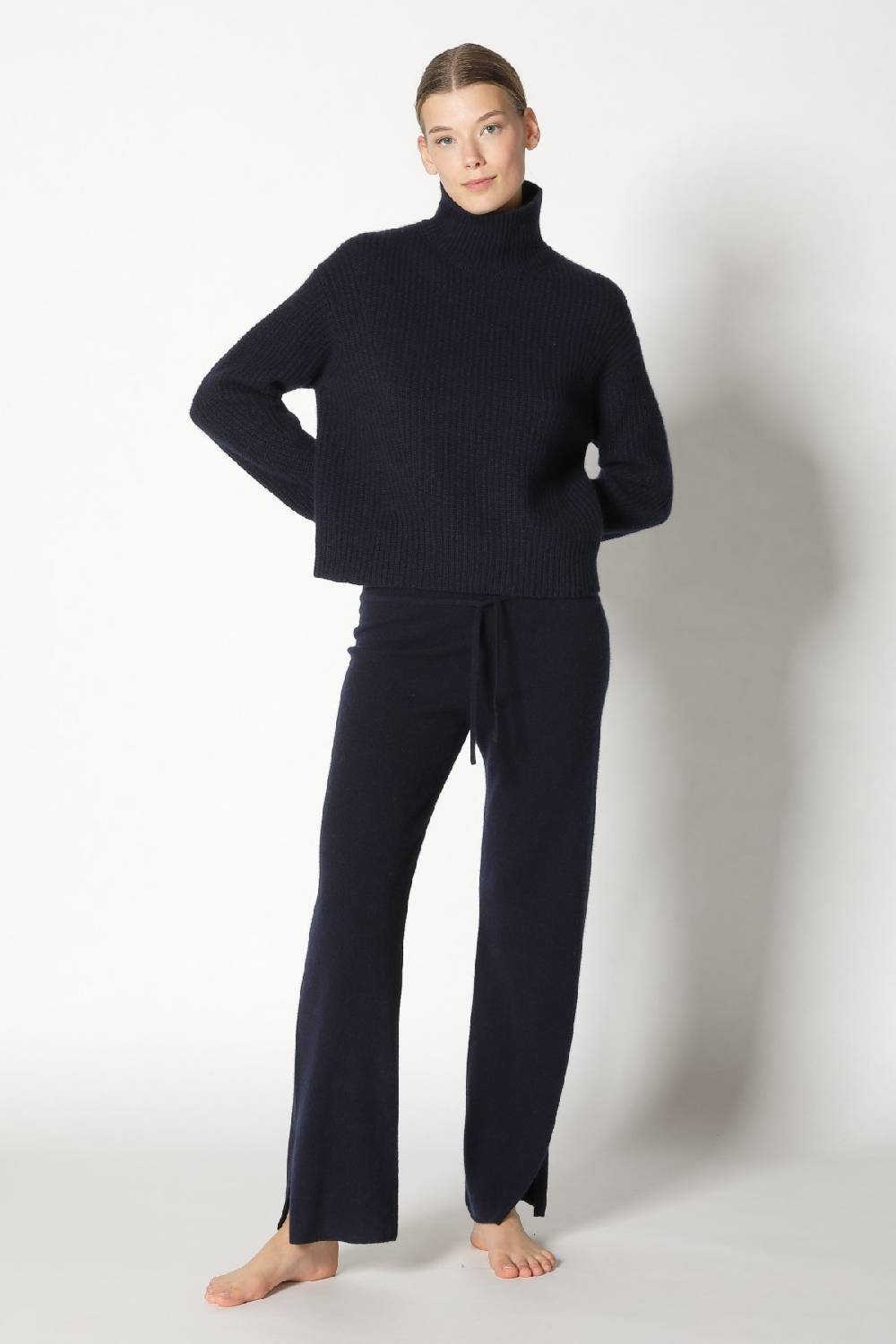 Sminfinity pure icon rib turtle + pure slitted pants Große Rabatte