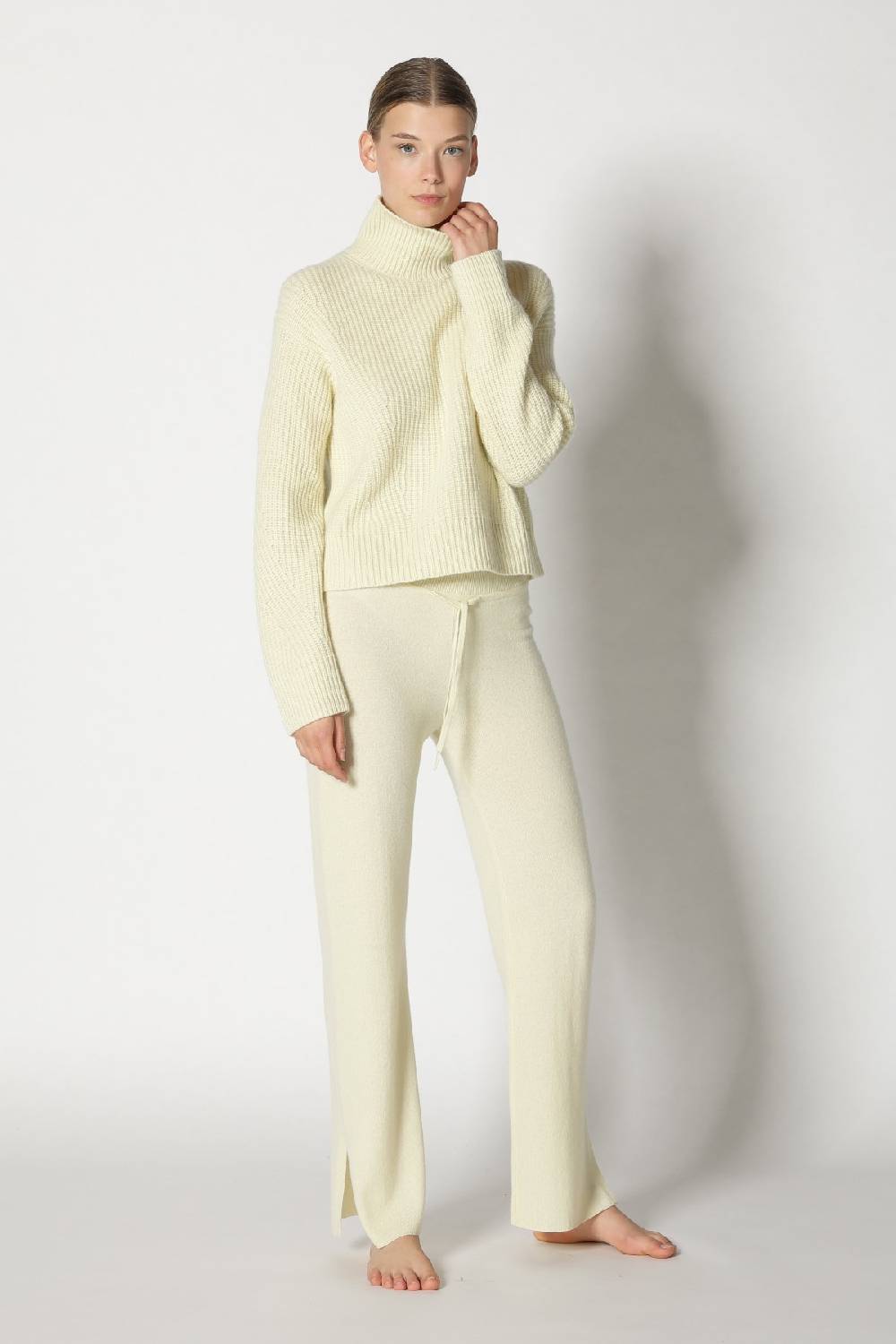 Sminfinity pure icon rib turtle + pure slitted pants Jubiläumsangebot