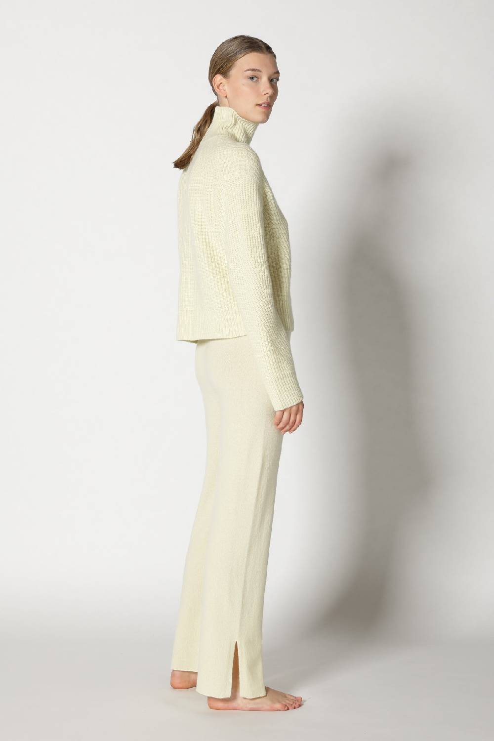 Sminfinity pure icon rib turtle + pure slitted pants Jubiläumsangebot