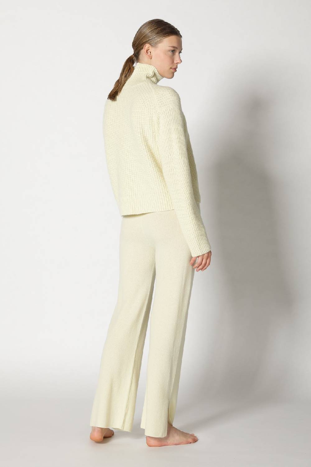 Sminfinity pure icon rib turtle + pure slitted pants Jubiläumsangebot