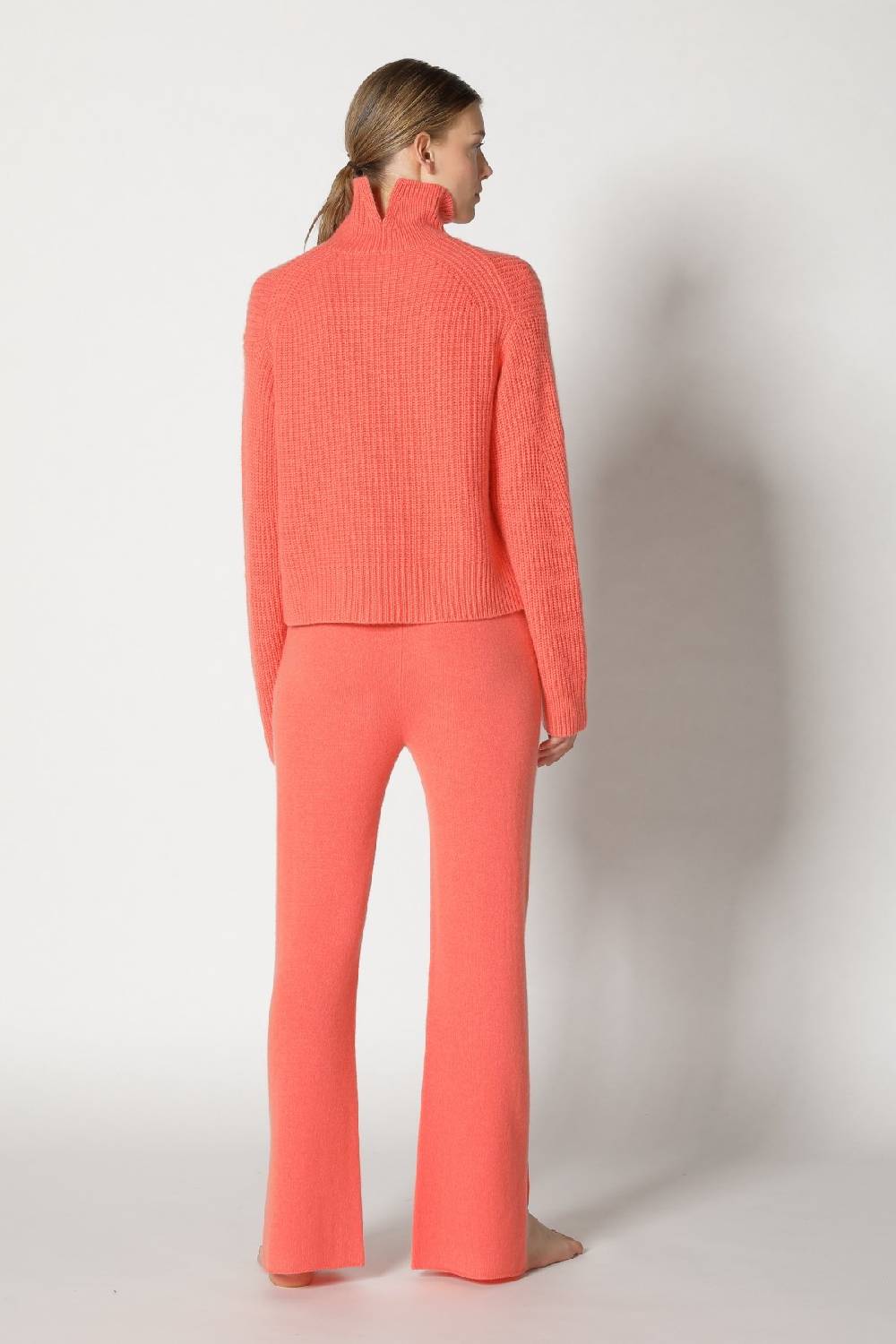 Sminfinity pure icon rib turtle + pure slitted pants Neuheiten