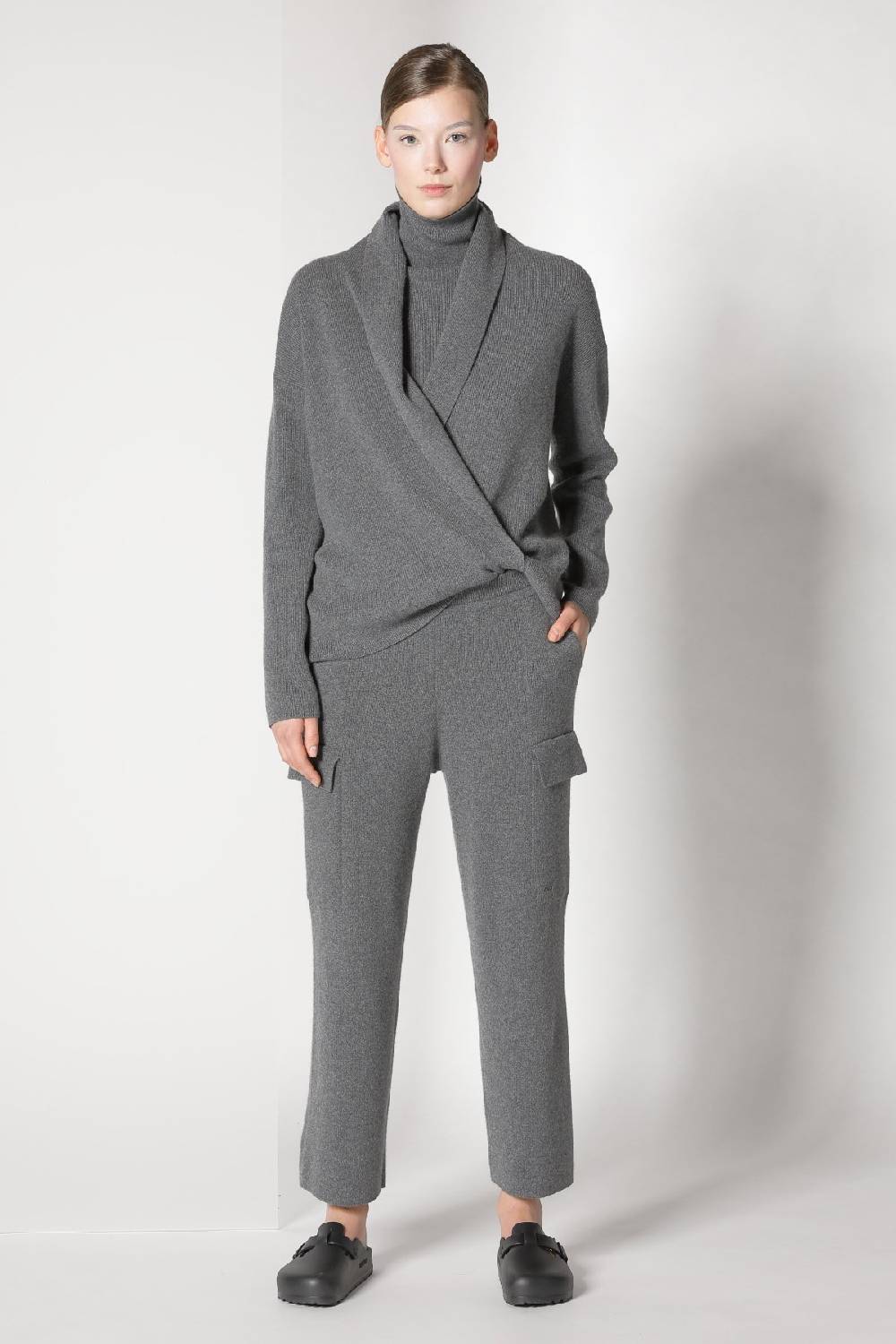 Sminfinity chilly loose jacket + chilly fitted turtleneck + chilly cargo pants Kostenloser Versand international