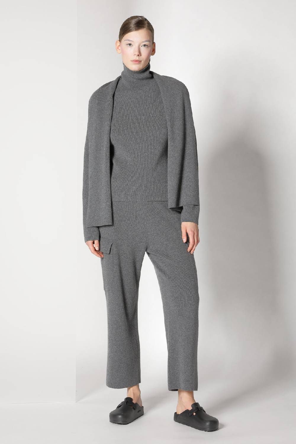 Sminfinity chilly loose jacket + chilly fitted turtleneck + chilly cargo pants Kostenloser Versand international