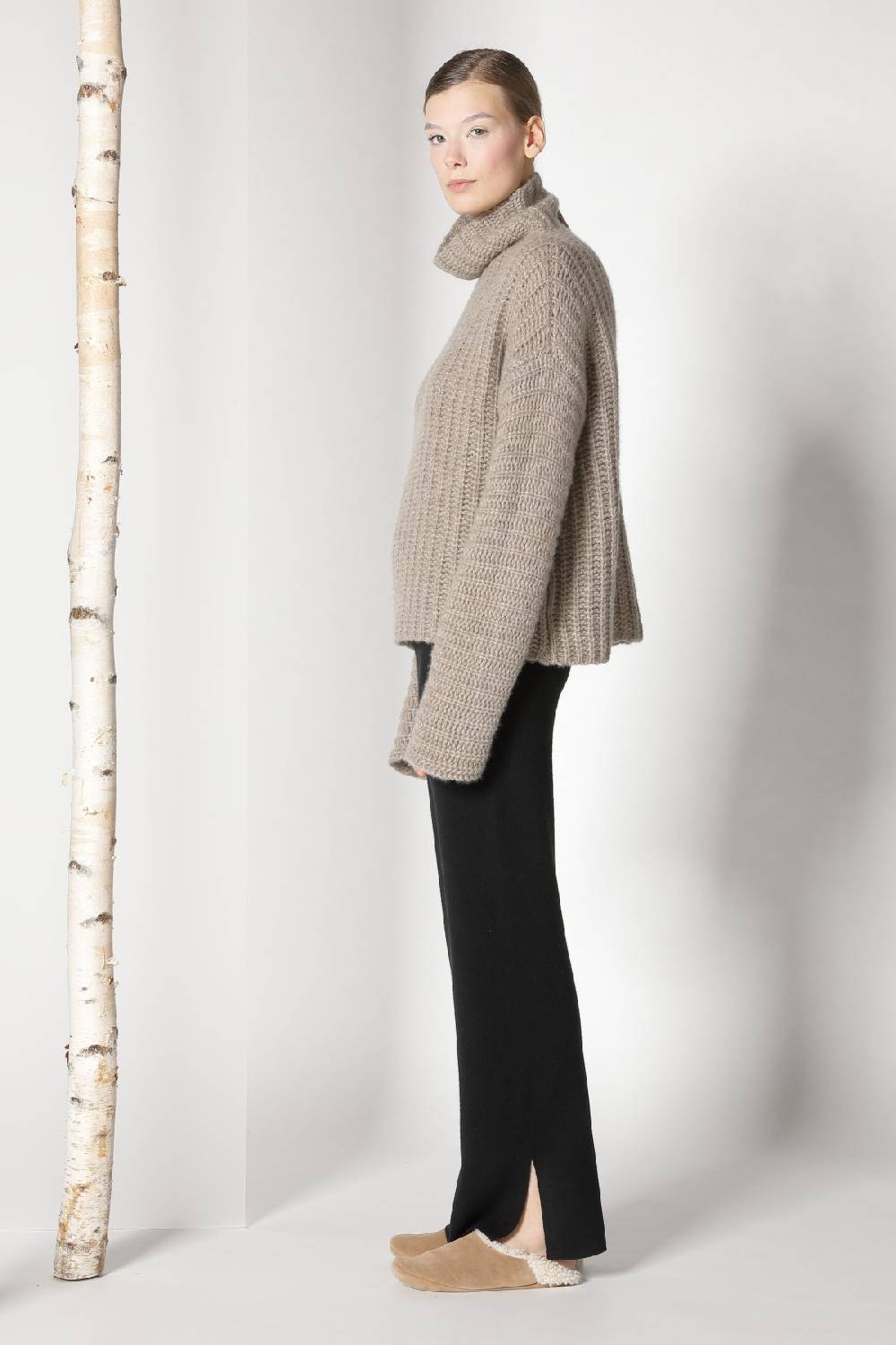 Sminfinity fluffy ribbed turtleneck jumper + pure slitted pants Großer Ausverkauf