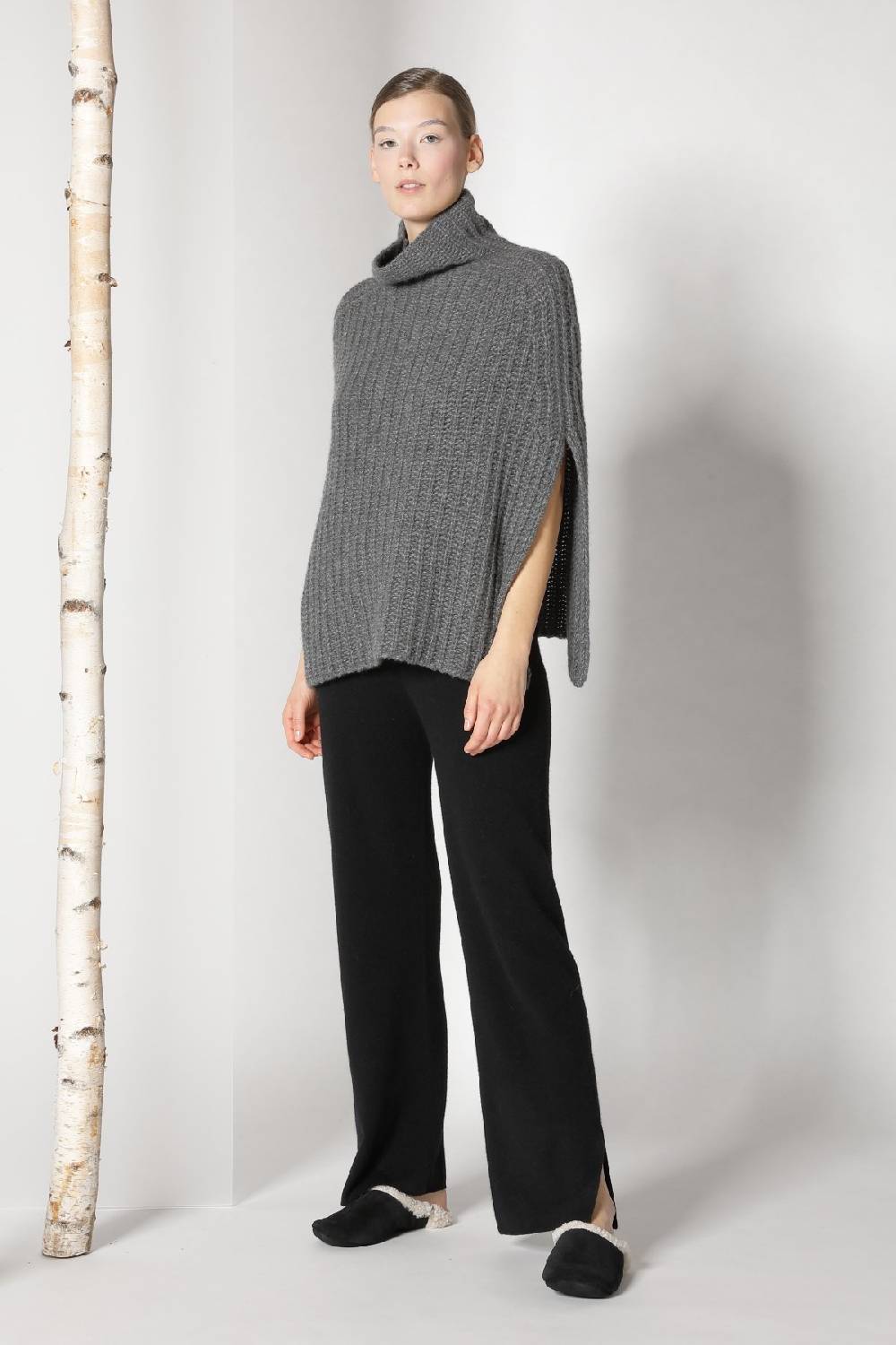 Sminfinity fluffy ribbed turtleneck cape + pure slitted pants Begrenztes Angebot